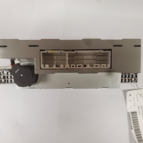 2005-2009 Hyundai Tucson (Automatic, Opt 9768/9715, w/ Air Quality) A/C Heater Control Used OEM